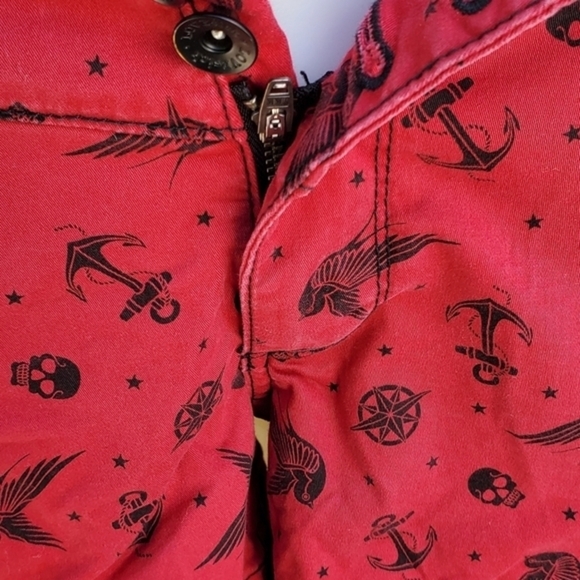 Lovesick skull button.shorts J15 / W 12-14 - Picture 5 of 10